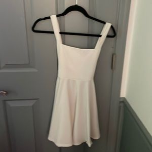 Teen white Parry dress.